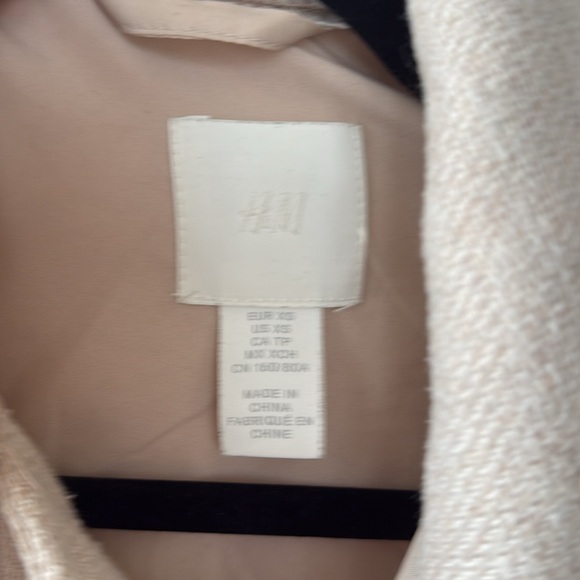 H&M oversized textured shacket - size XS but definitely oversized - gently used - Picture 3 of 5